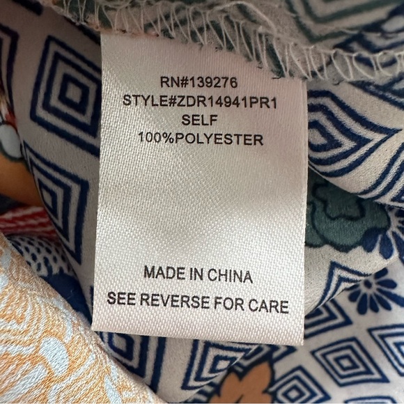 DR2 Patterned Blouse - Picture 6 of 7